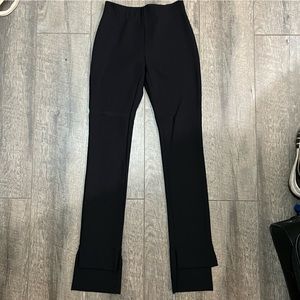 Step cuff pant. Elastic/scuba material